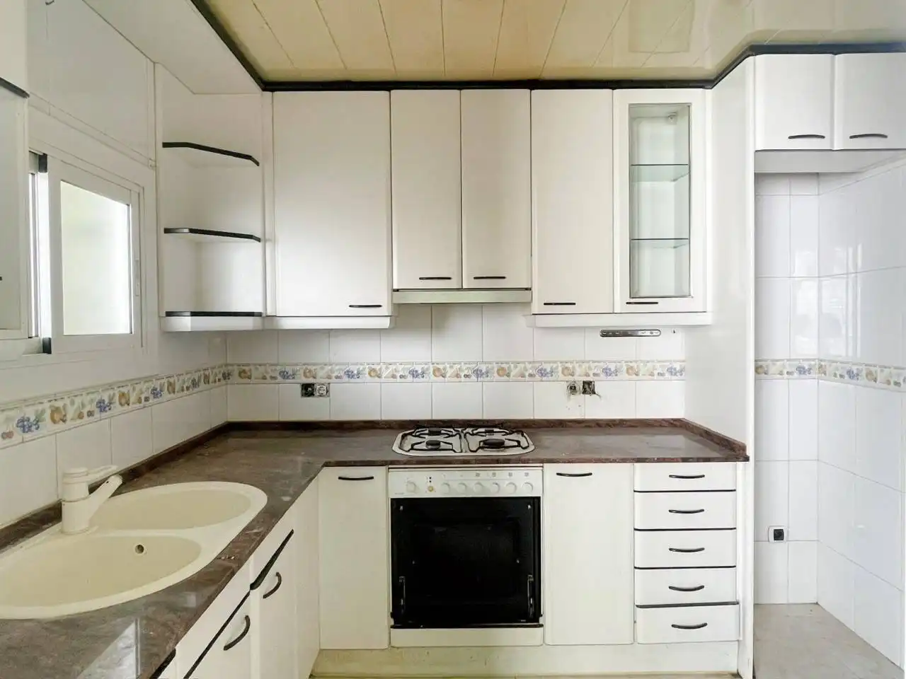 Küche von Wohnung zum Verkauf in Cerdanyola del Vallès mit Heizung und Balkon
