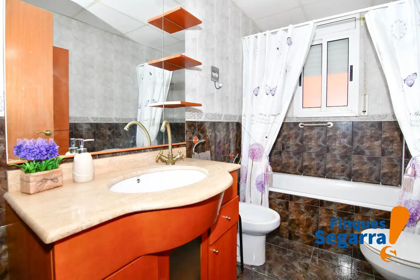Bathroom of Flat for sale in El Vendrell  with Air Conditioner, Terrace and Community pool