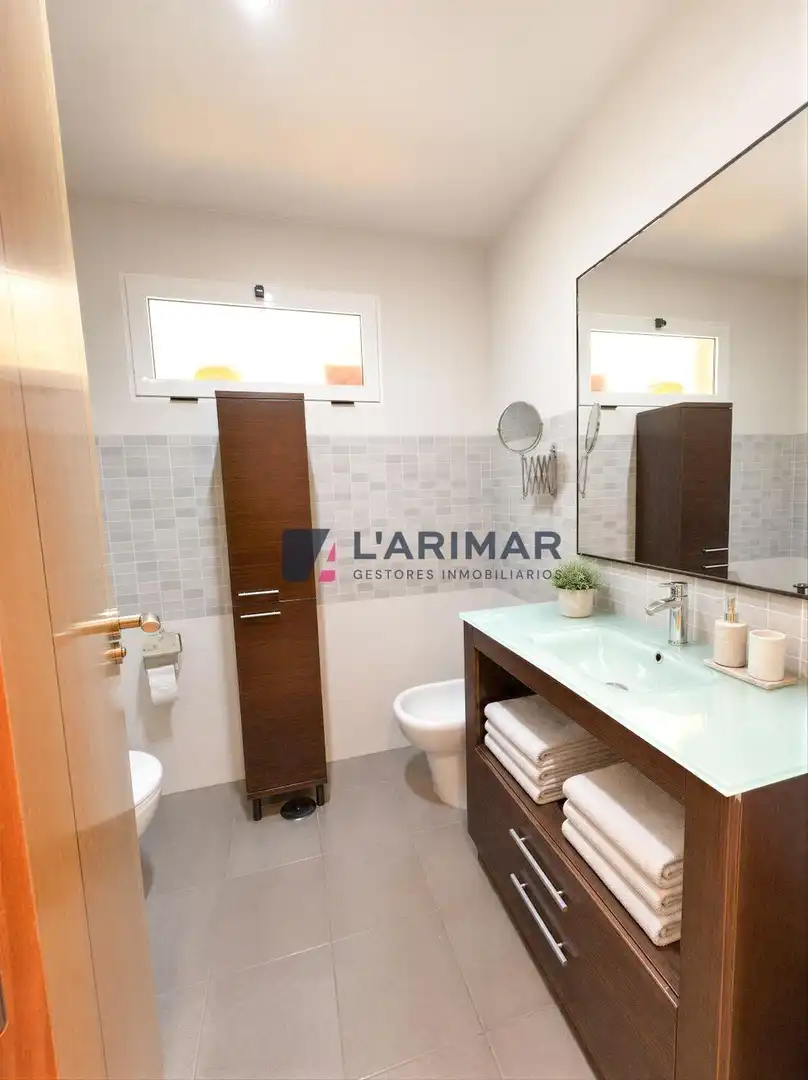 Baño de Apartamento en venta en Alicante / Alacant con Aire acondicionado, Jardín privado y Terraza