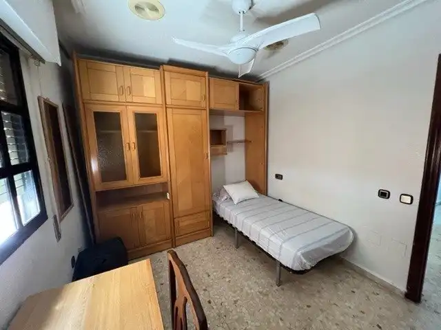 Habitación de Piso en venta en Murcia con Aire acondicionado, Trastero y Amueblado