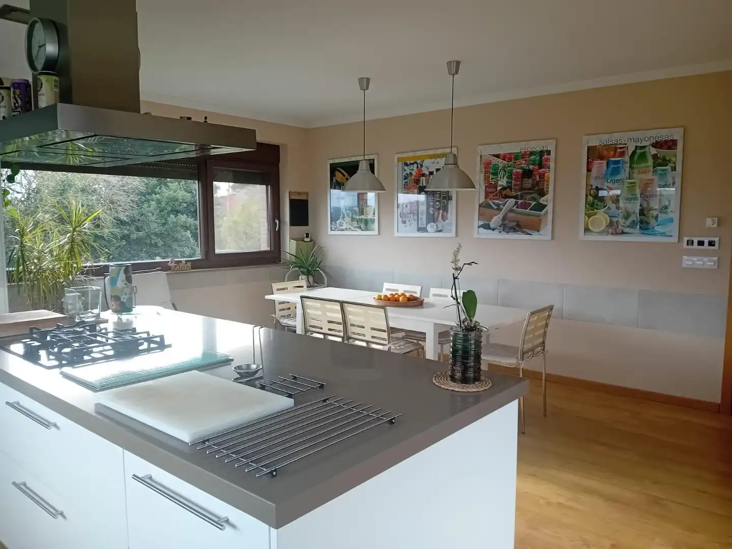 Cocina de Casa o chalet en venta en Carballo con Aire acondicionado, Calefacción y Jardín privado