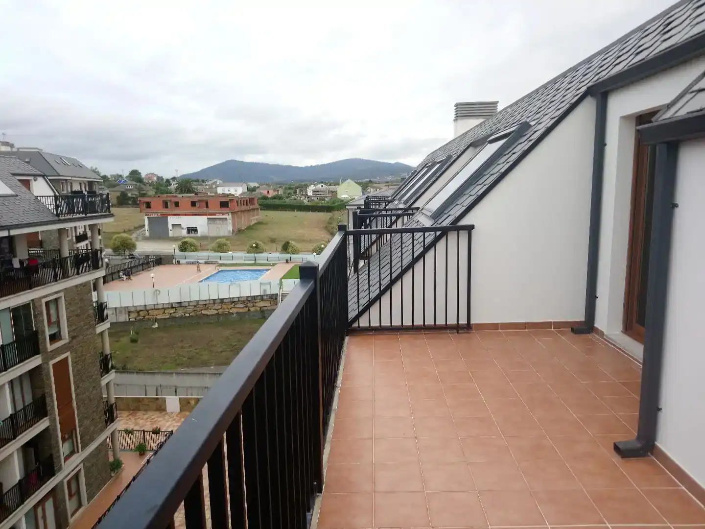 Terrasse von Wohnung zur Miete in Foz mit Privatgarten, Parkett und Schwimmbad
