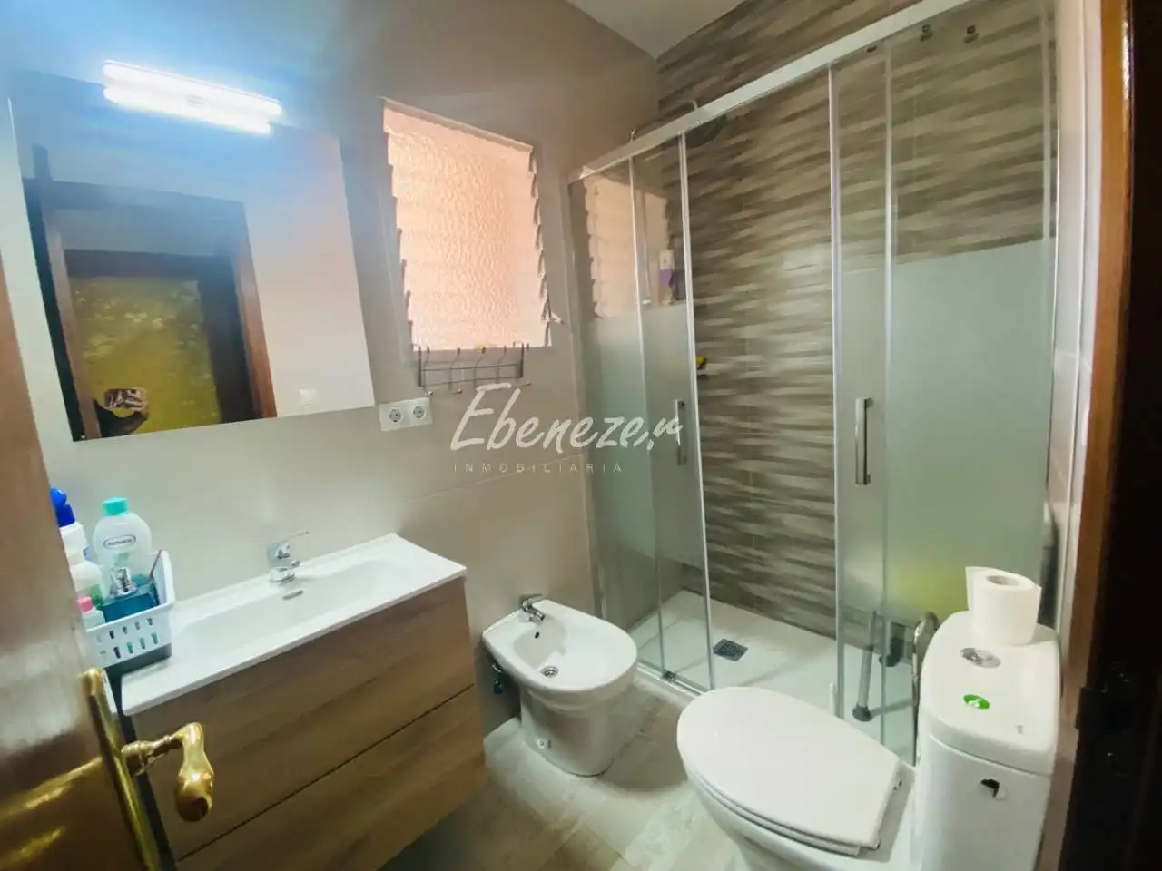 Baño de Piso en venta en Cartagena con Aire acondicionado, Calefacción y Terraza