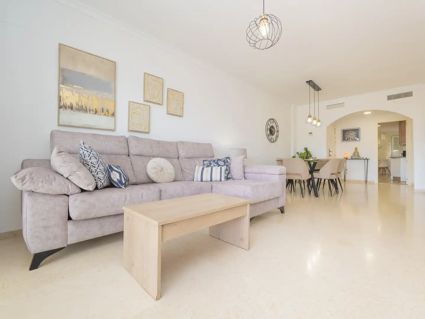 Living room of Apartments for sale in Marbella  with Air Conditioner, Heating and Terrace