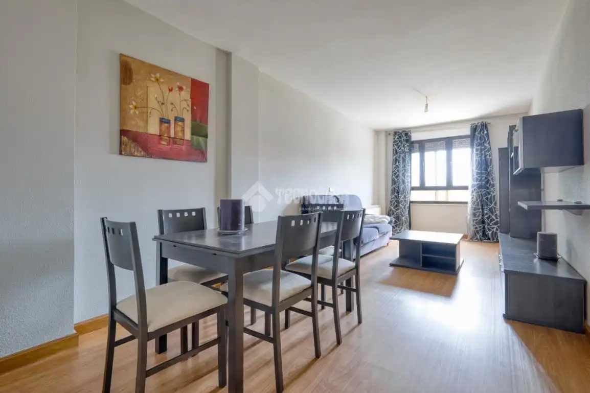 Sala de estar de Piso en venta en Arapiles con Calefacción, Trastero y Balcón