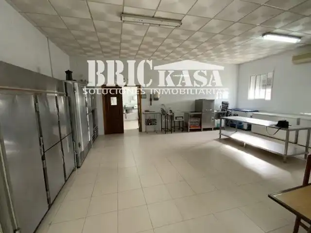 Cocina de Local en venta en Torrejoncillo con Aire acondicionado