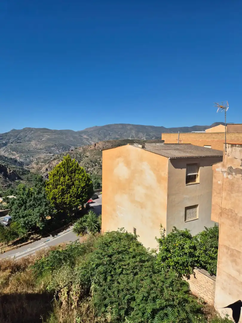 Vista exterior de Casa adosada en venta en Lanjarón con Terraza