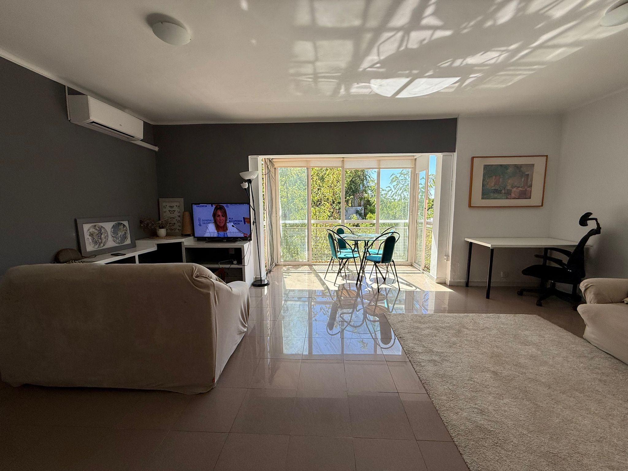 Living room of Flat to rent in  Madrid Capital  with Air Conditioner, Heating and Balcony