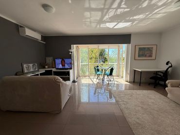 Flat with balcony to rent in Calle Arturo Soria