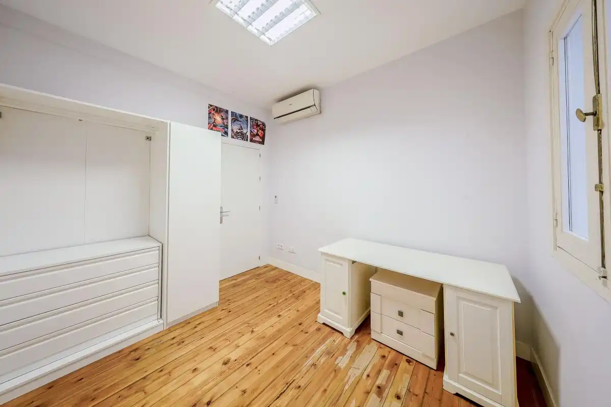 Schlafzimmer von Erdgeschoss zum Verkauf in Madrid mit Heizung