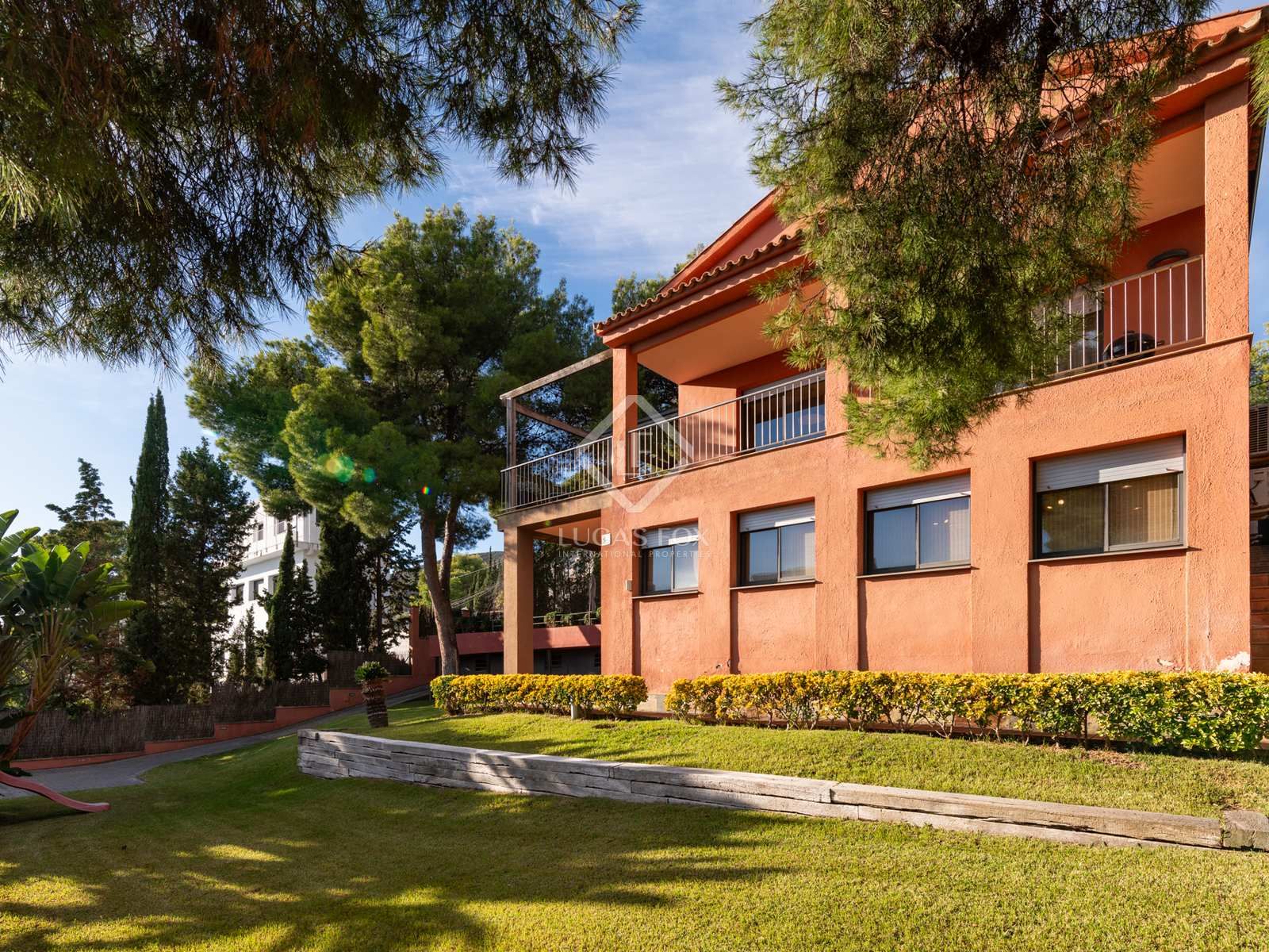 Vista exterior de Casa o xalet en venda en Castelldefels amb Aire condicionat, Calefacció i Jardí privat