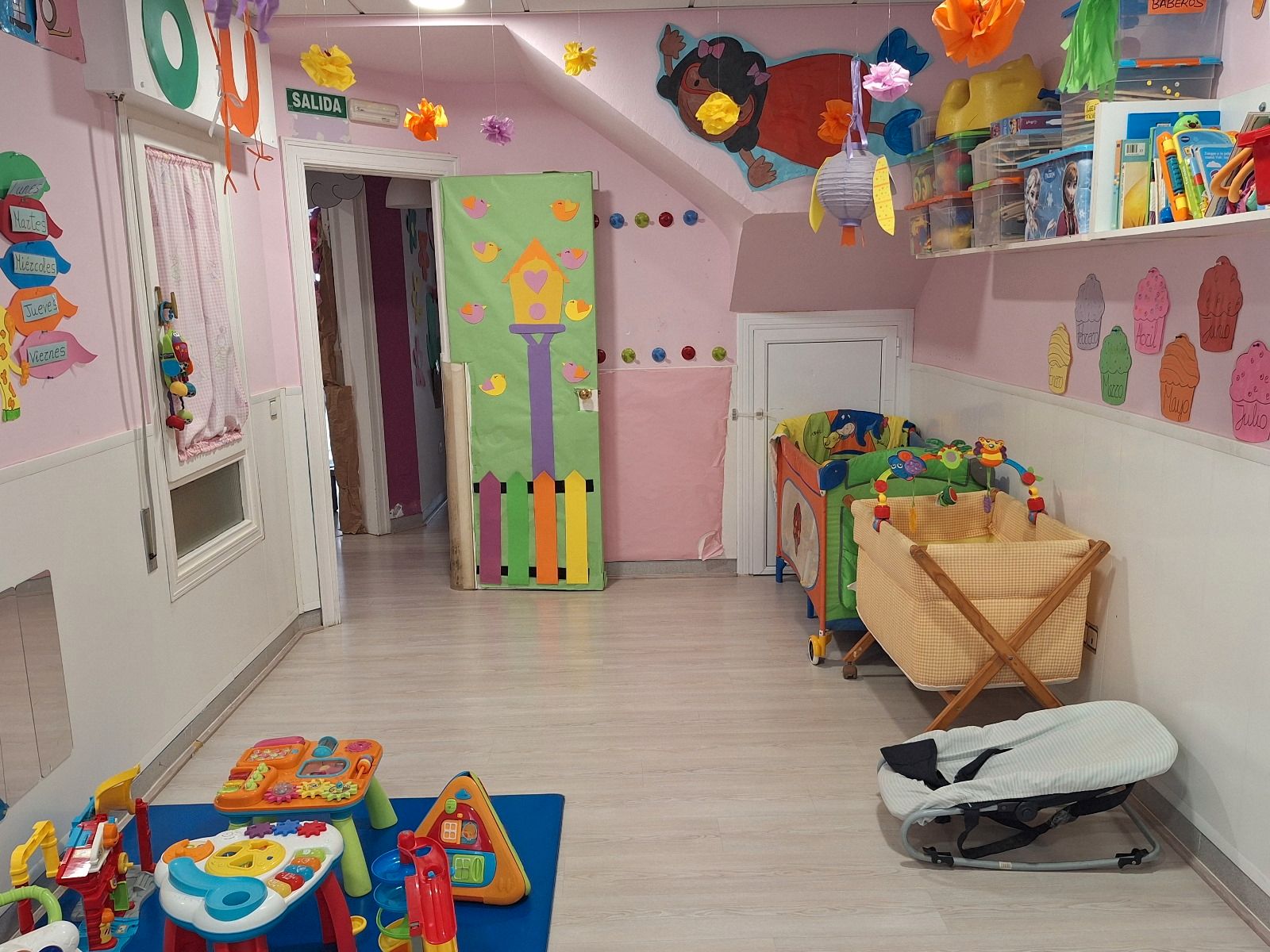 Bedroom of Premises to rent in  Almería Capital  with Air Conditioner, Heating and Furnished