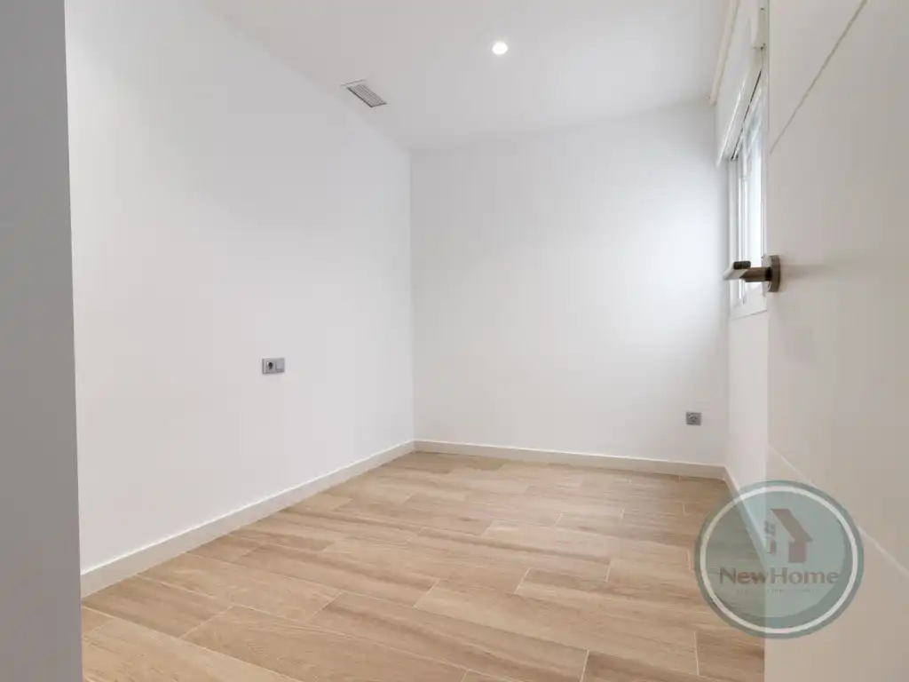 Habitación de Piso de alquiler en Elche / Elx con Aire acondicionado, Terraza y Piscina comunitaria