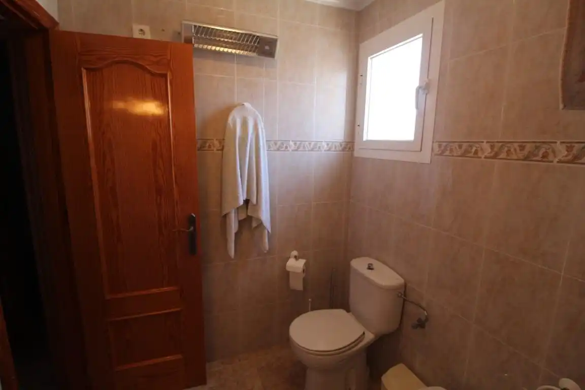 Baño de Casa adosada en venta en Torrevieja con Aire acondicionado, Jardín privado y Terraza
