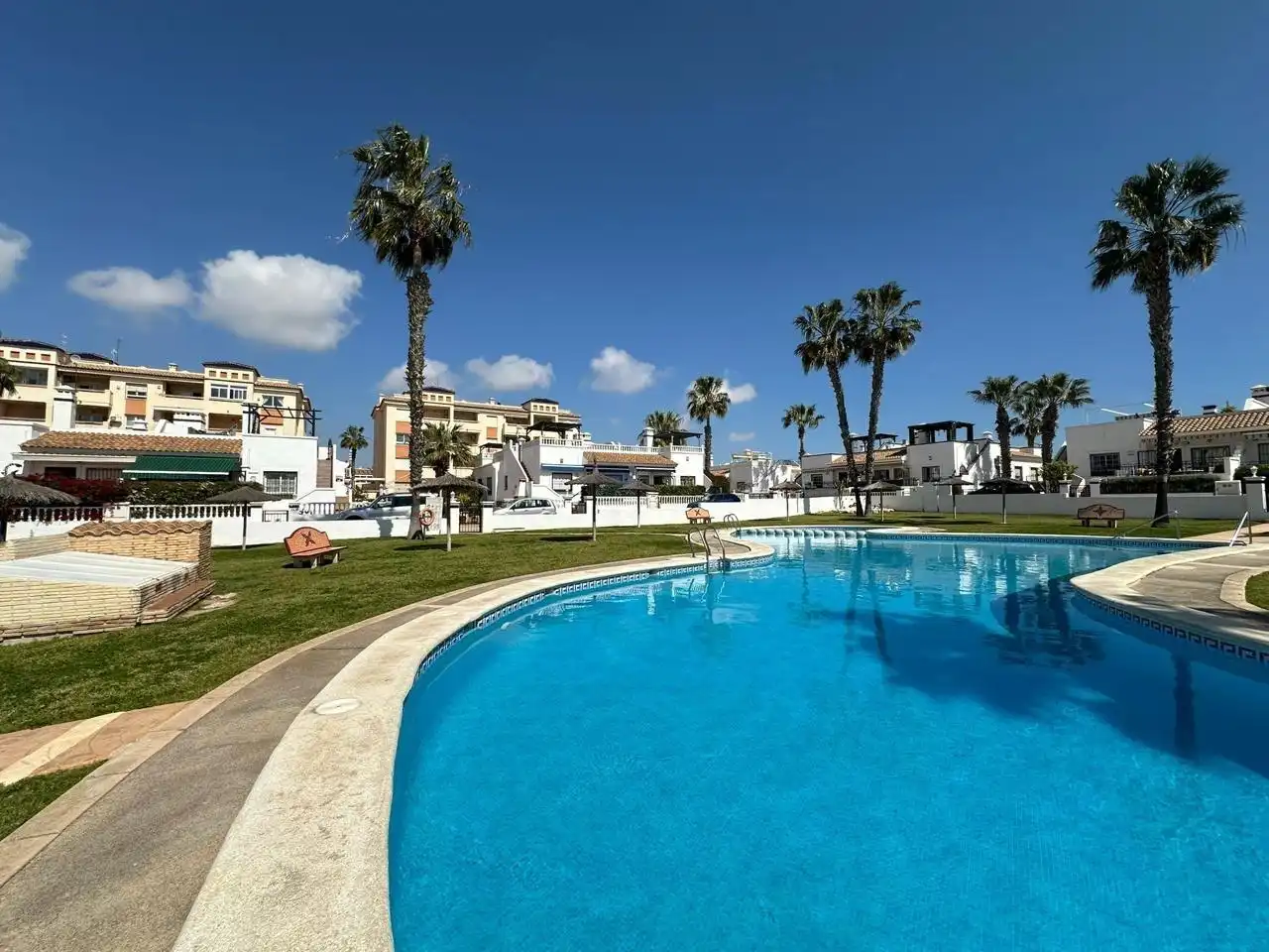 Piscina de Apartamento en venta en Orihuela