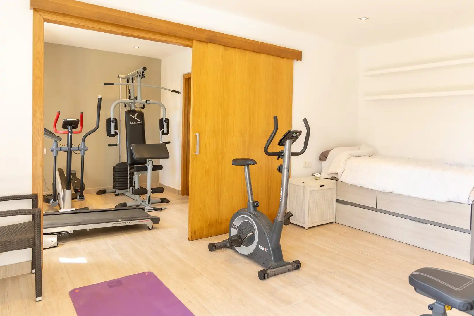 Habitación de Casa adosada en venta en Begur con Calefacción, Trastero y Piscina