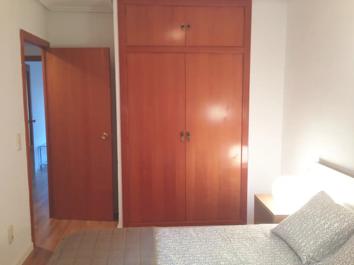 Habitación de Apartamento de alquiler en Zaragoza con Calefacción, Amueblado y Horno