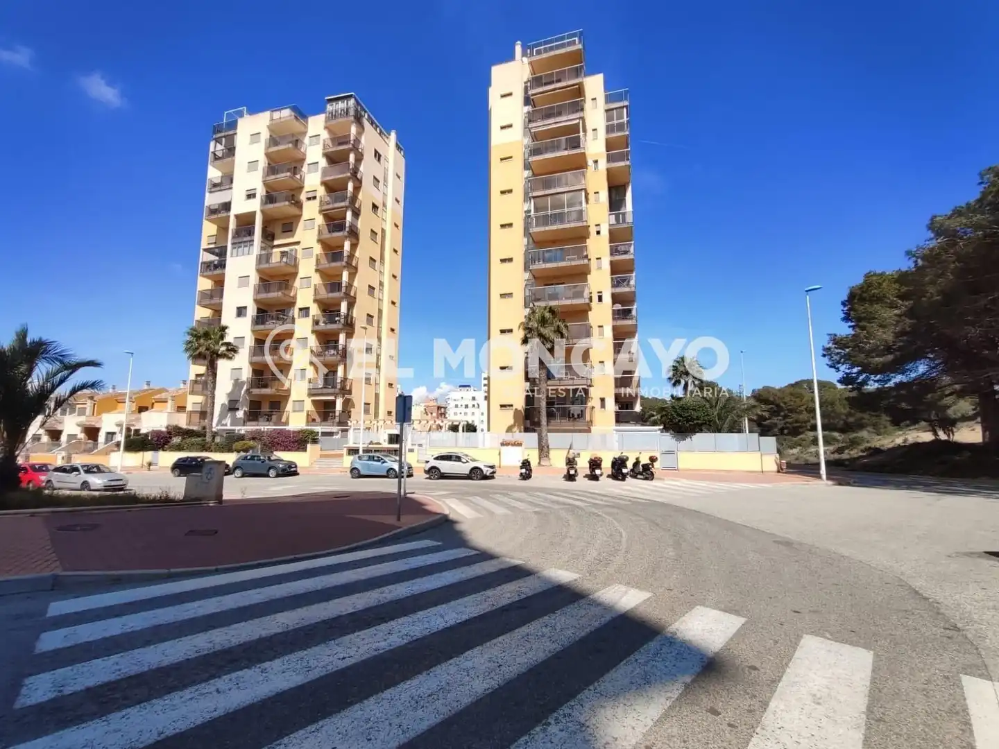 Vista exterior de Apartamento en venta en Guardamar del Segura con Calefacción, Terraza y Piscina comunitaria