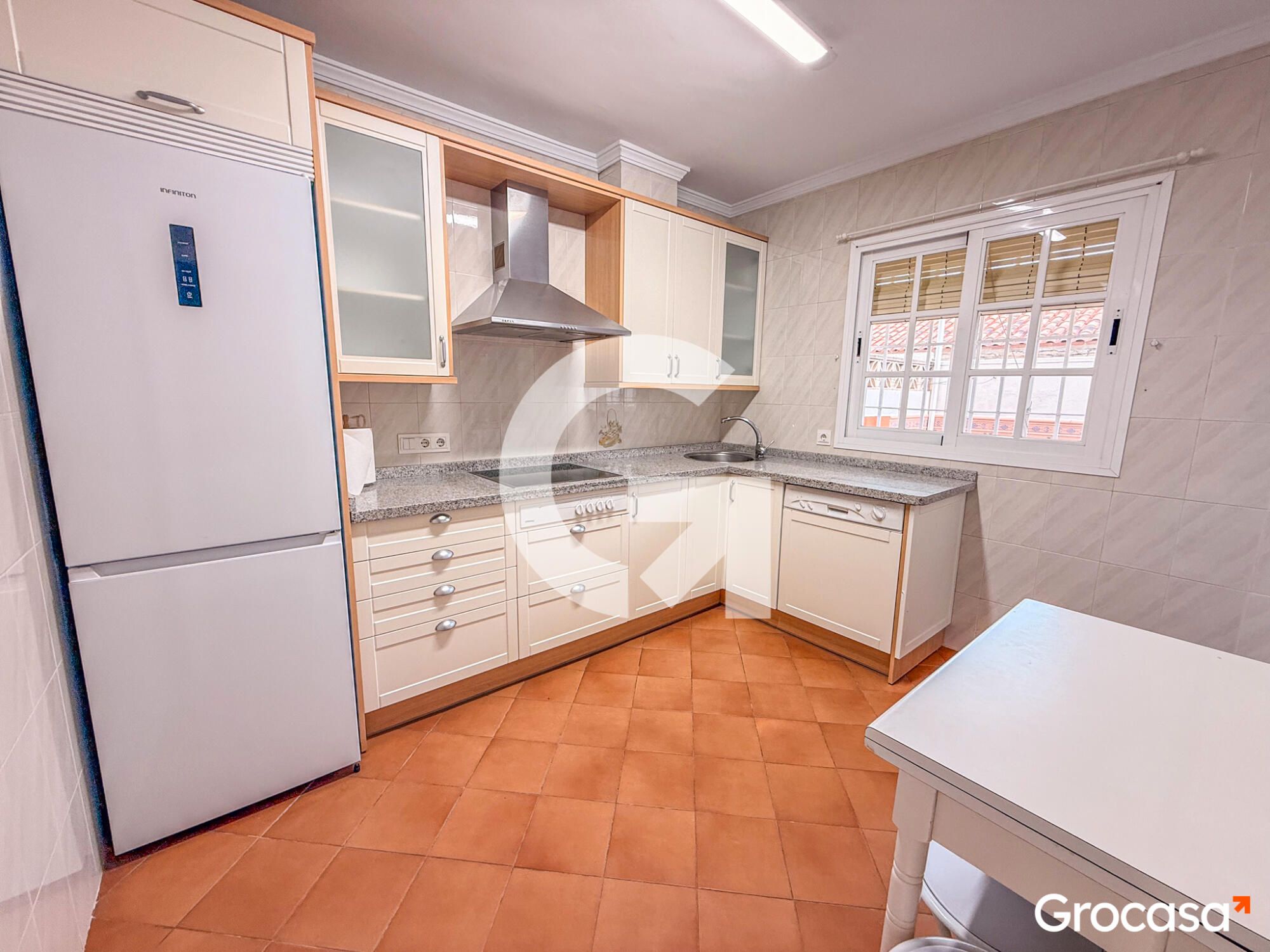 Cuina de Casa adosada en venda en Rincón de la Victoria amb Jardí privat, Terrassa i Traster