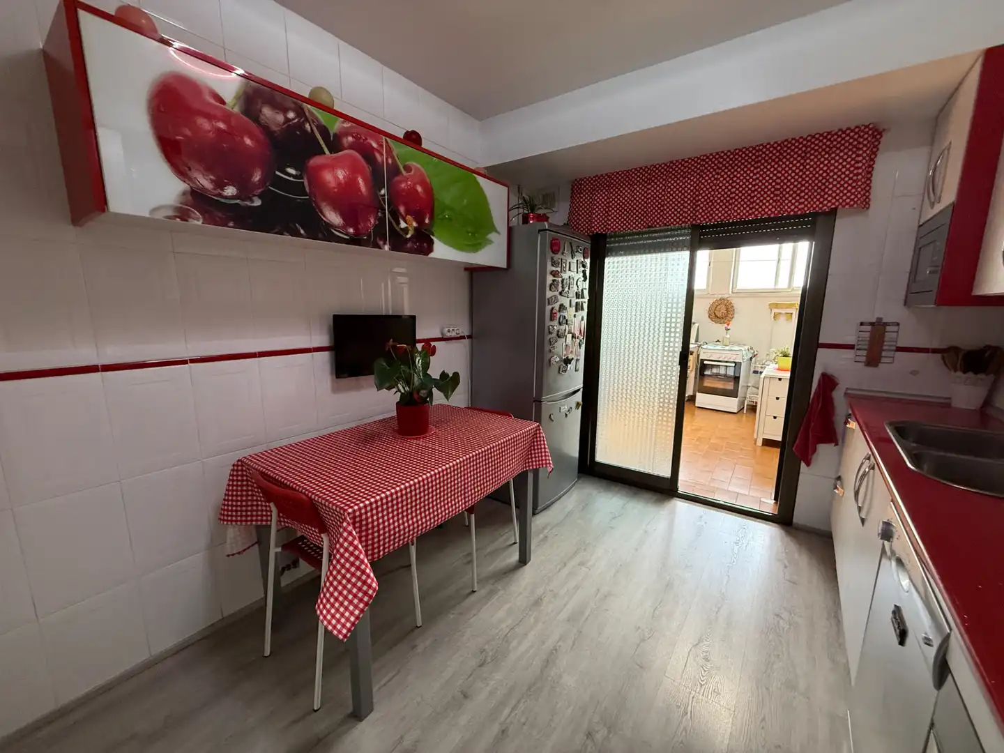 Cocina de Casa adosada en venta en Arganda del Rey con Aire acondicionado, Calefacción y Jardín privado