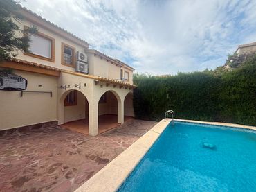 Villa con piscina in vendita a Rascanya