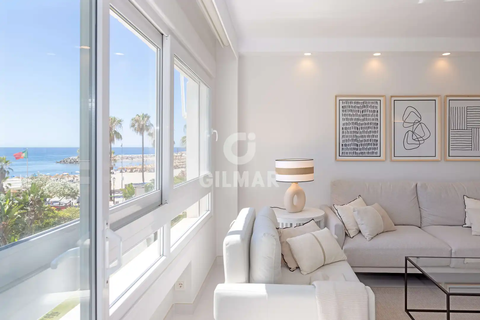 Sala d'estar de Apartament en venda en Marbella amb Calefacció, Jardí privat i Traster