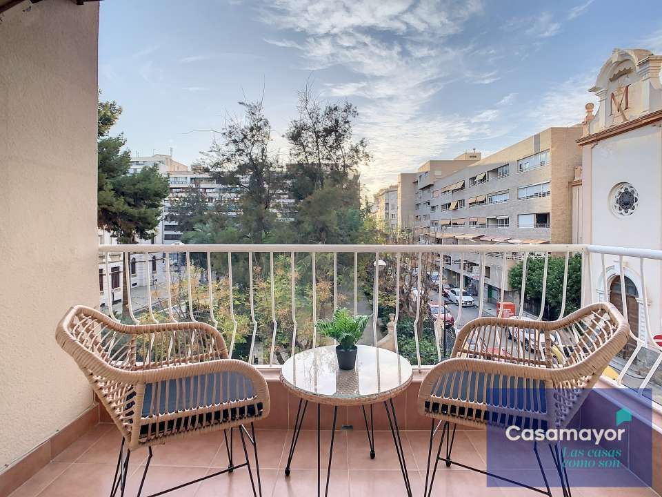 Pis de lloguer a Carrer del Tucuman, Ensanche - Diputación