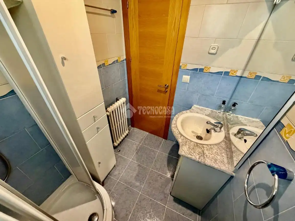 Bany de Pis en venda en Ávila amb Calefacció i Parquet