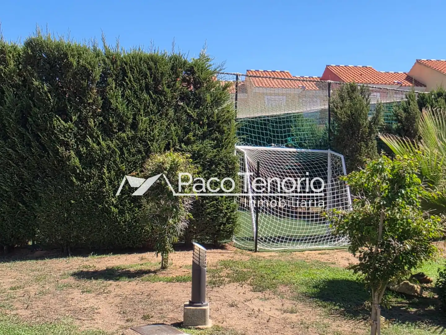 Wohnung zum Verkauf in Islantilla mit Privatgarten, Terrasse und Abstellraum