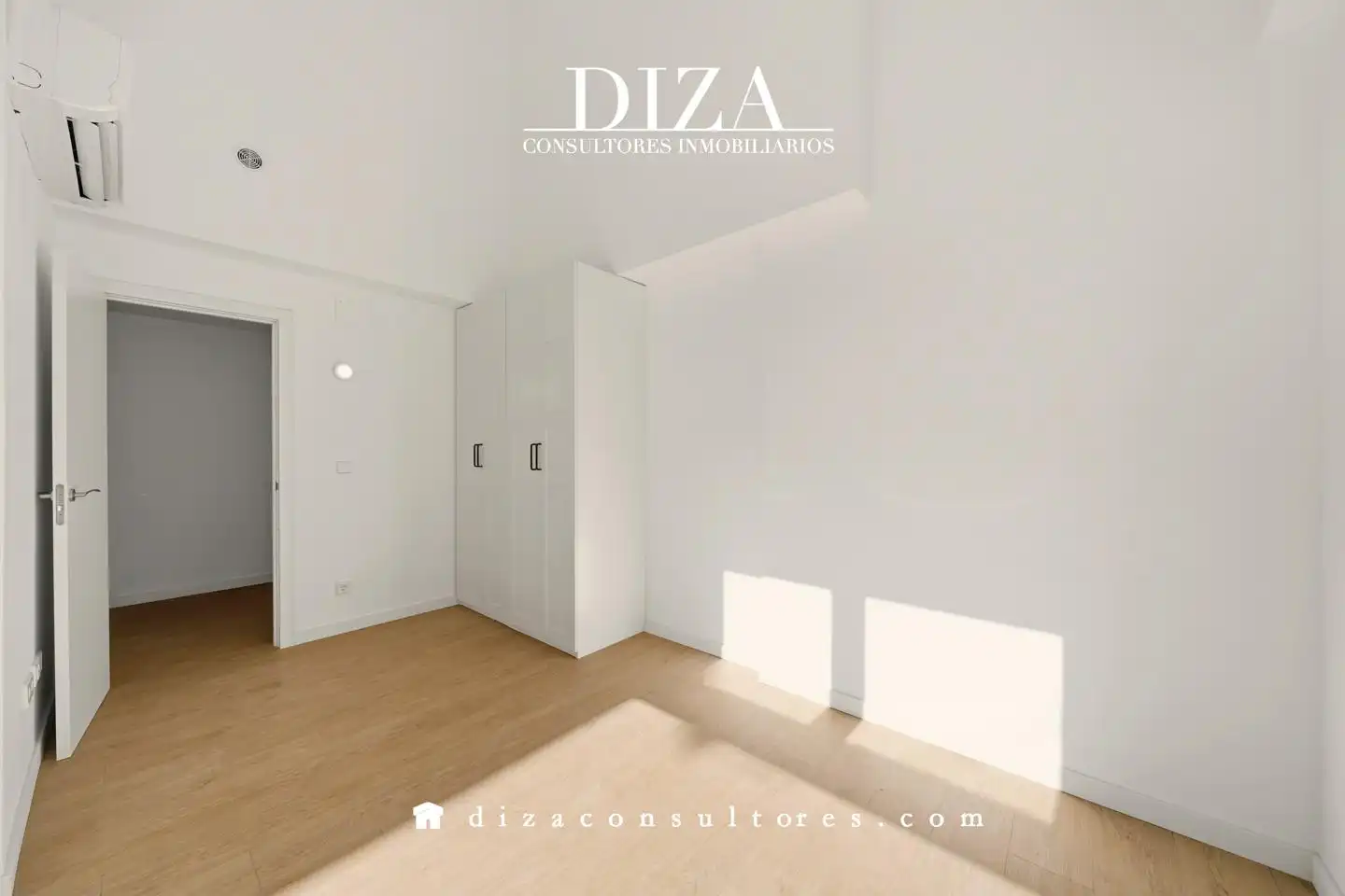 Bedroom of Flat for sale in Madrid  with Air Conditioner