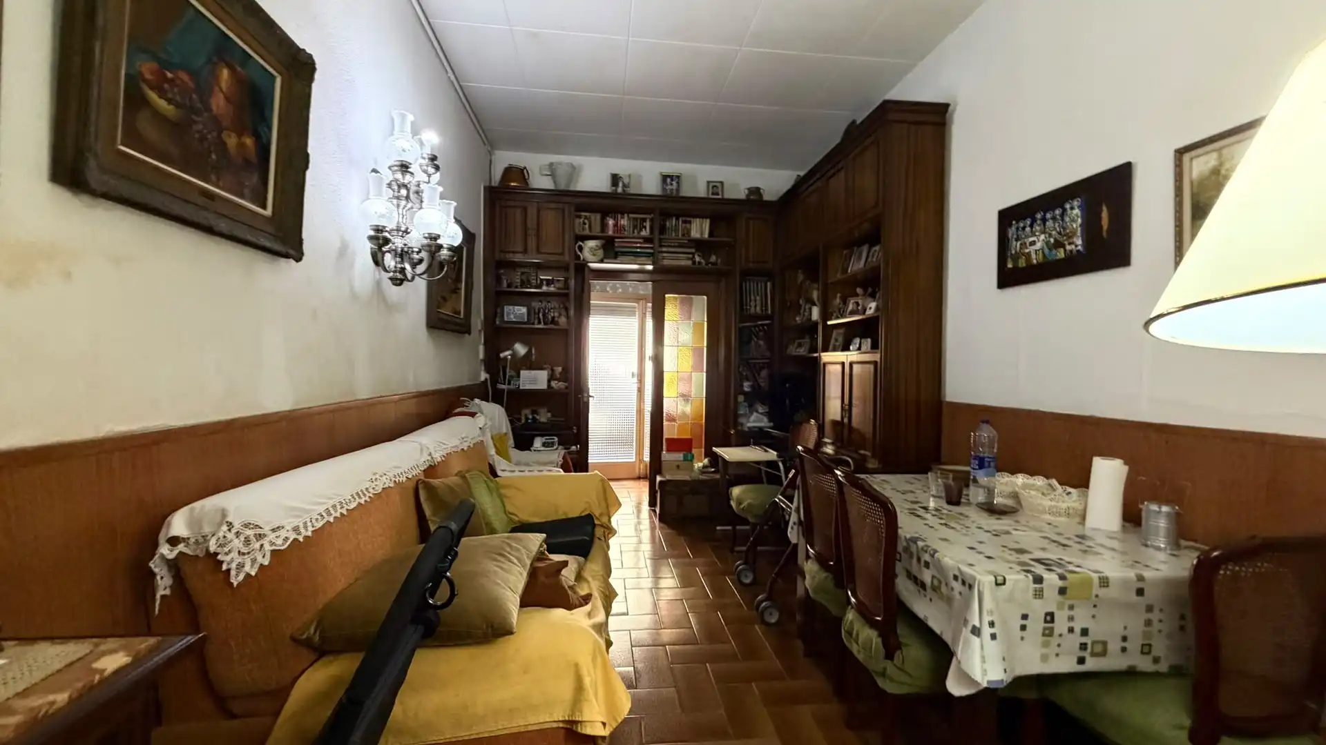 Sala d'estar de Planta baixa en venda en L'Hospitalet de Llobregat amb Terrassa