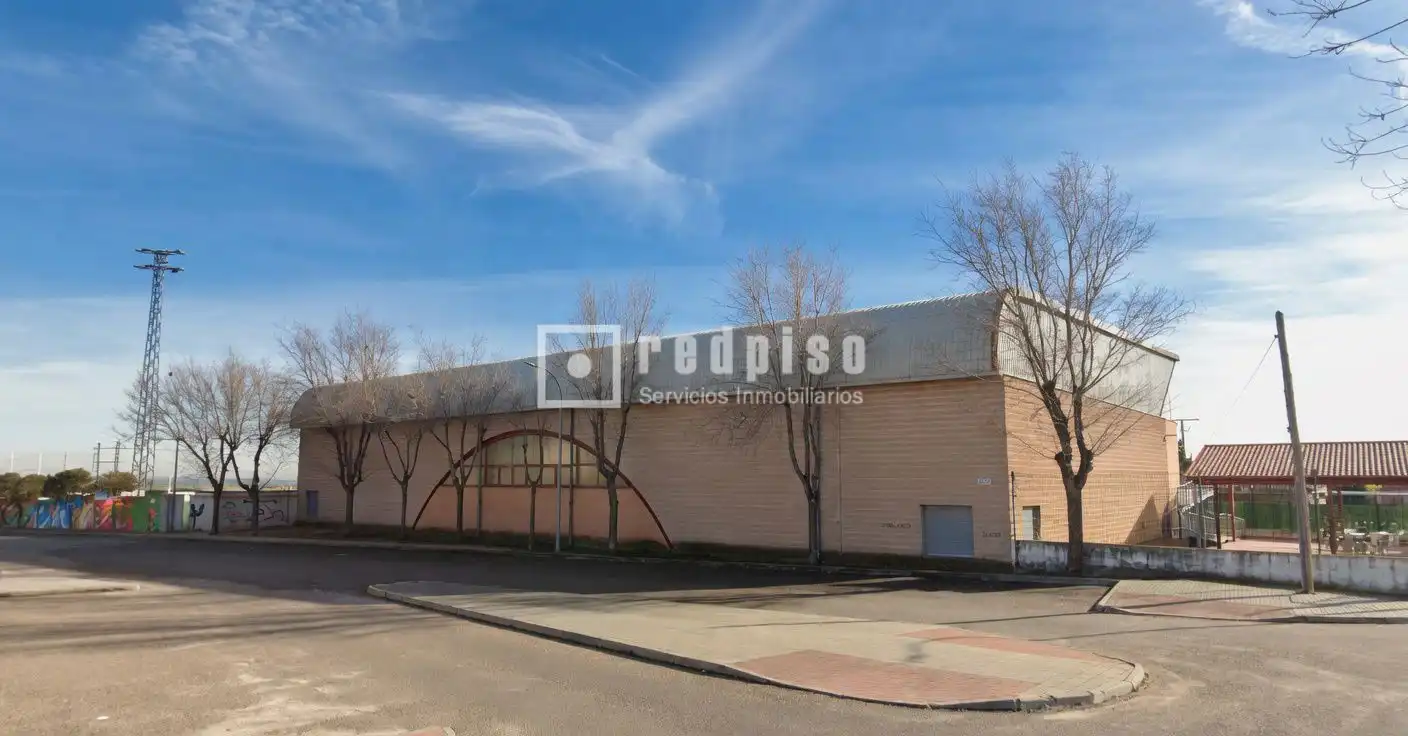 Vista exterior de Casa o xalet en venda en Camarena amb Aire condicionat, Calefacció i Terrassa