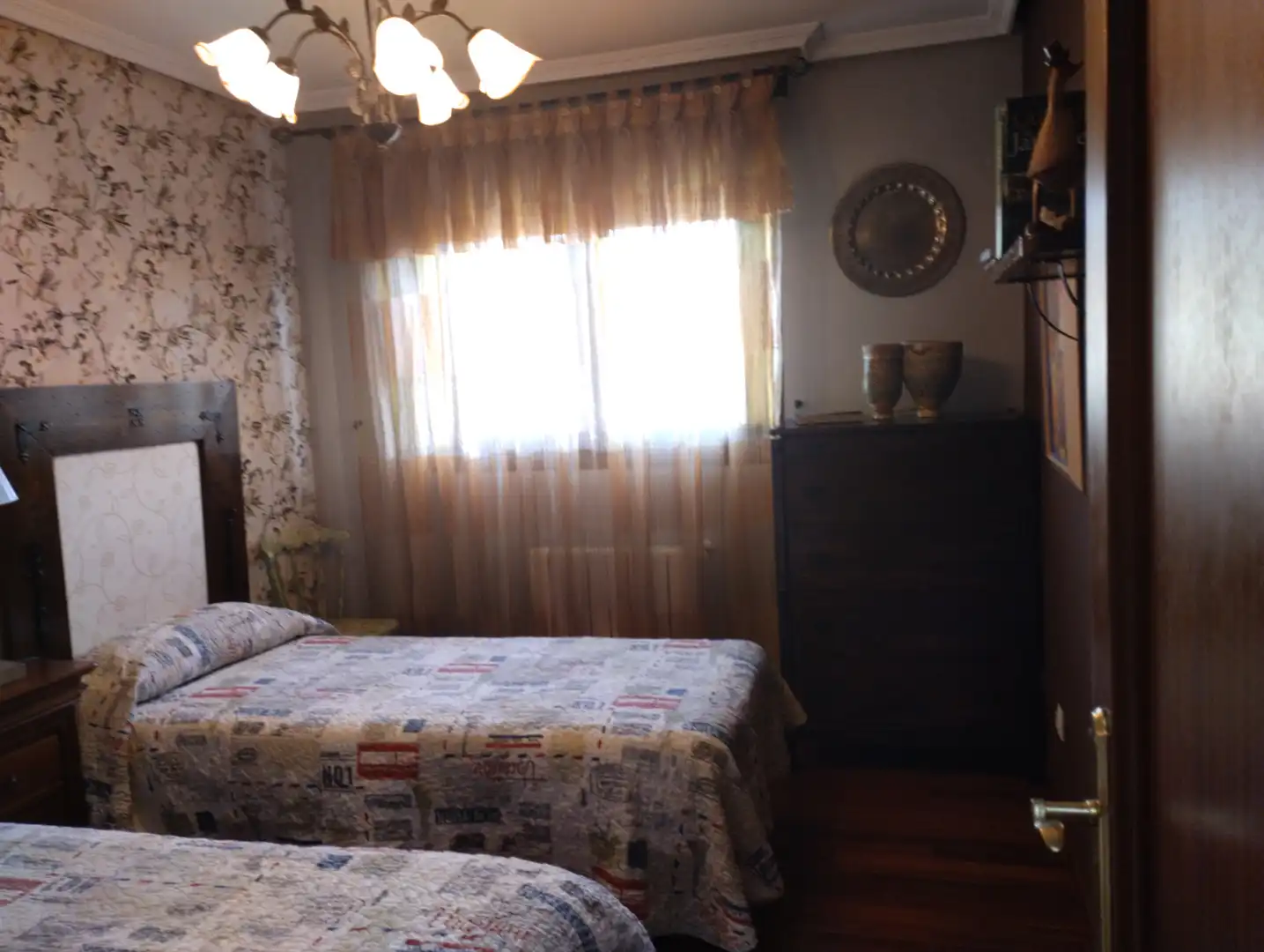 Casa aparellada amb terrassa en venda a Barrio Villasomera 3, imagen 7