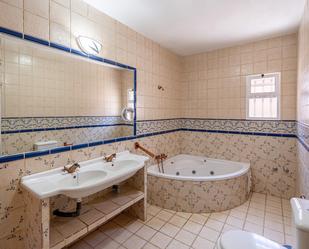 Bany de Casa o xalet en venda en Aljaraque amb Calefacció, Jardí privat i Terrassa