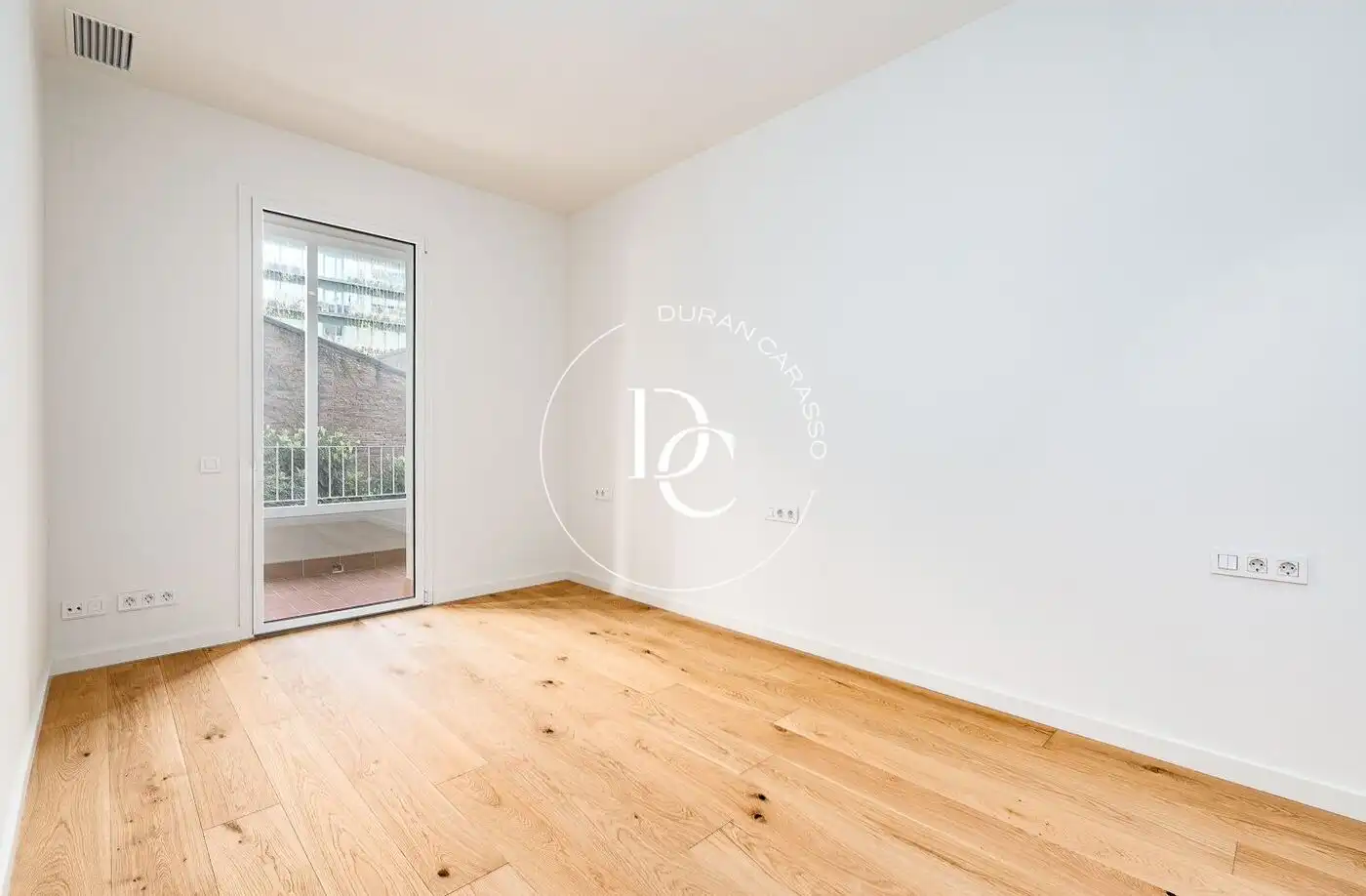 Schlafzimmer von Wohnung zum Verkauf in Barcelona mit Klimaanlage, Heizung und Terrasse