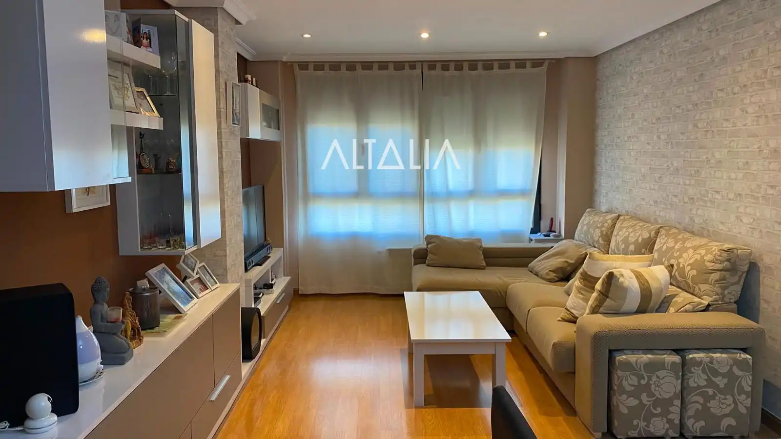 Sala de estar de Piso en venta en Cuenca con Trastero y Amueblado