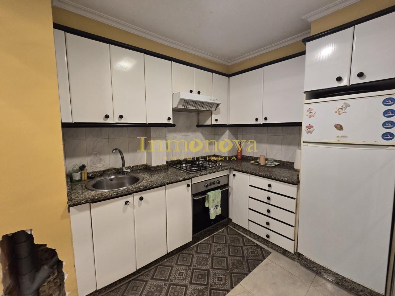 Kitchen of Flat for sale in Vigo   with Parquet flooring, Storage room and Furnished