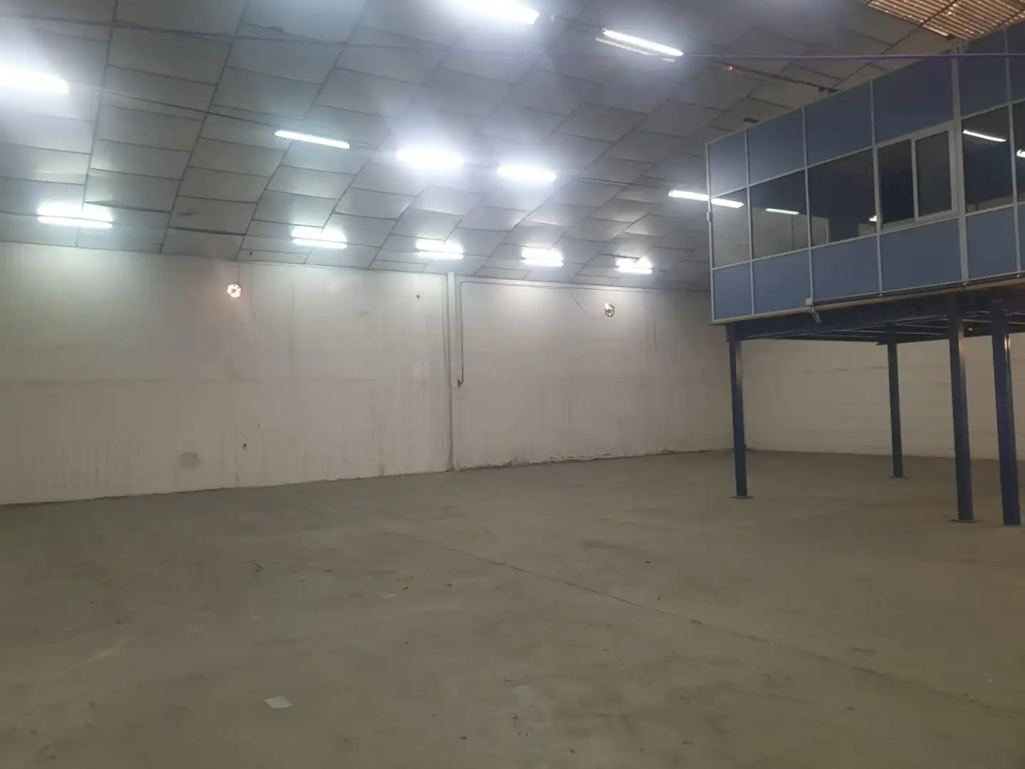 Nave industrial en alquiler en Sur, imagen 3