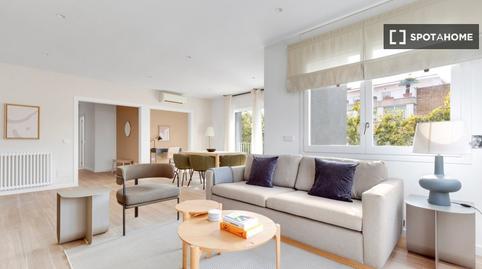 Foto 2 de Apartament per a compartir a Les Tres Torres, Barcelona