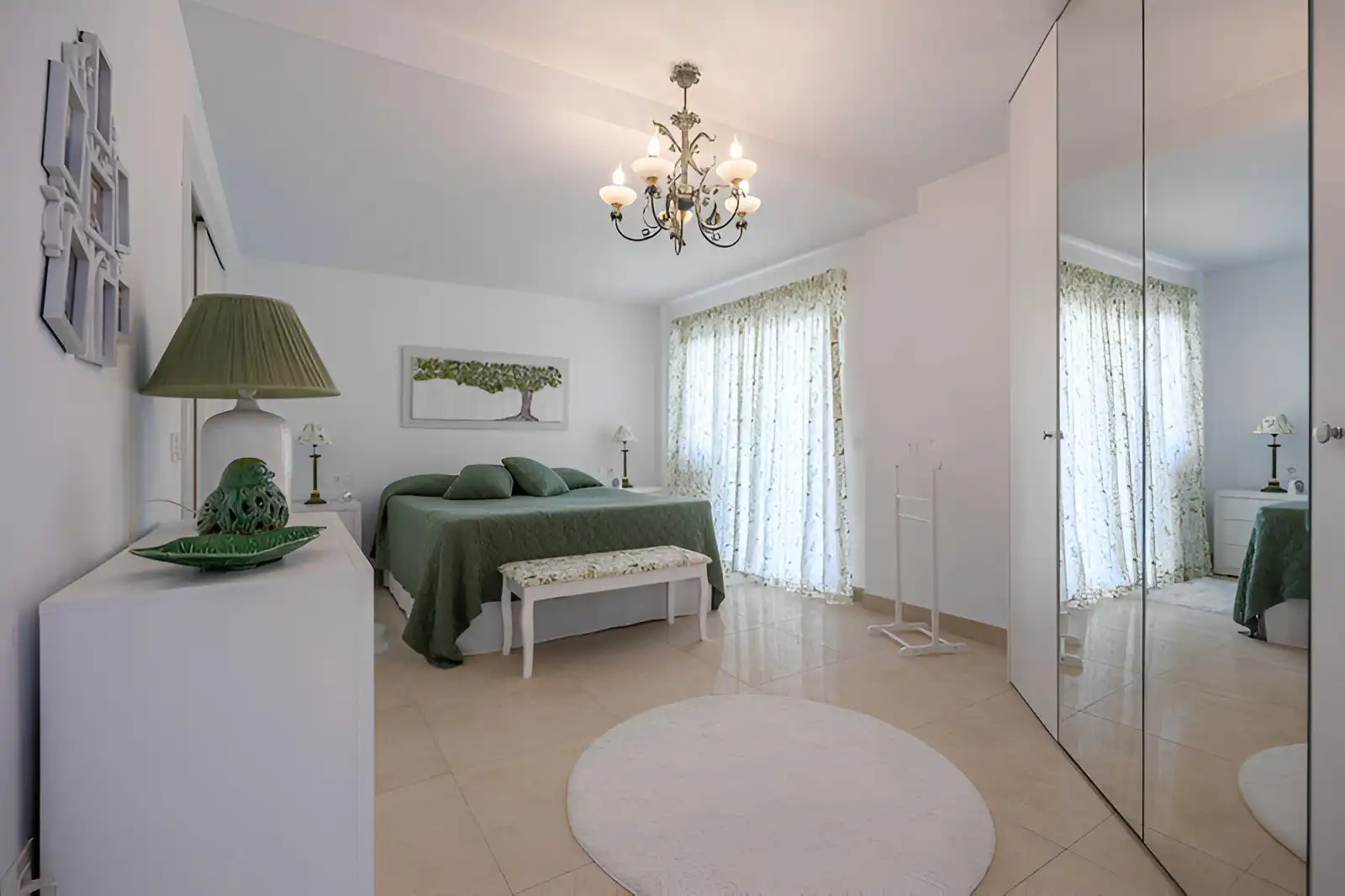 Schlafzimmer von Erdgeschoss zum Verkauf in Mijas mit Klimaanlage, Terrasse und Schwimmbad