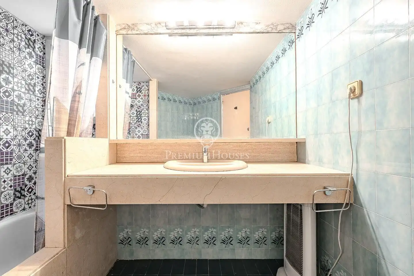 Baño de Piso en venta en Barcelona con Calefacción, Terraza y Balcón