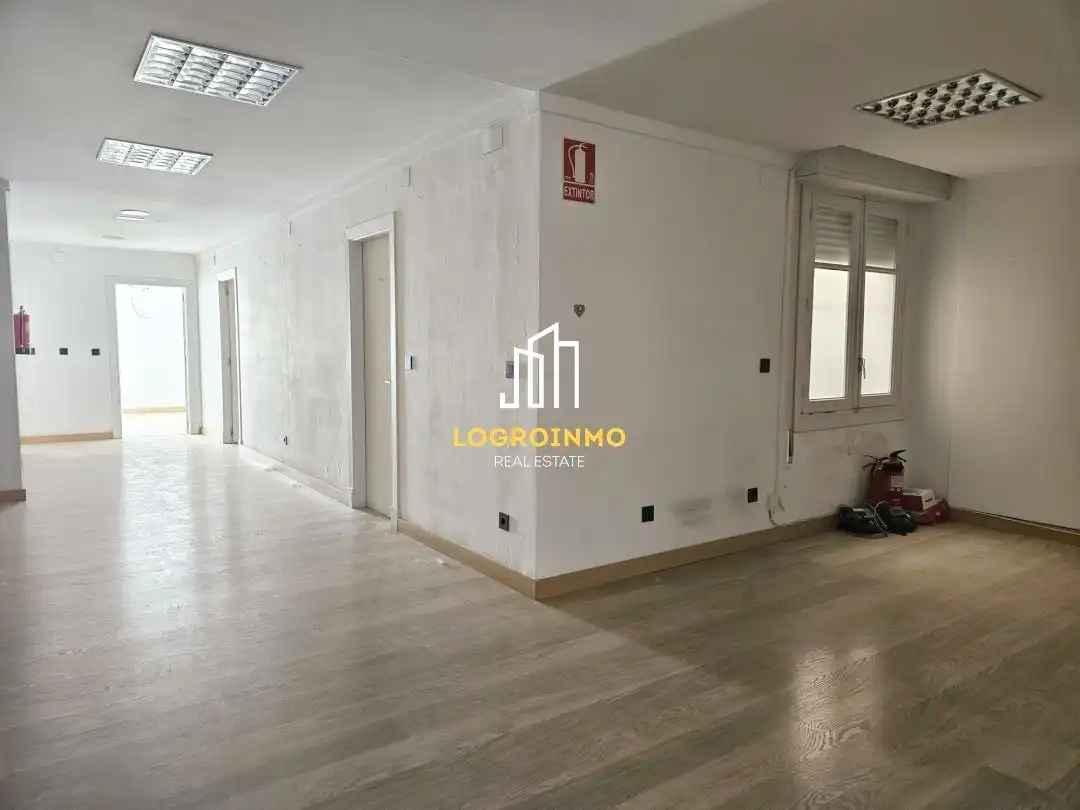 Flat for sale in  Logroño  with Air Conditioner, Heating and Storage room