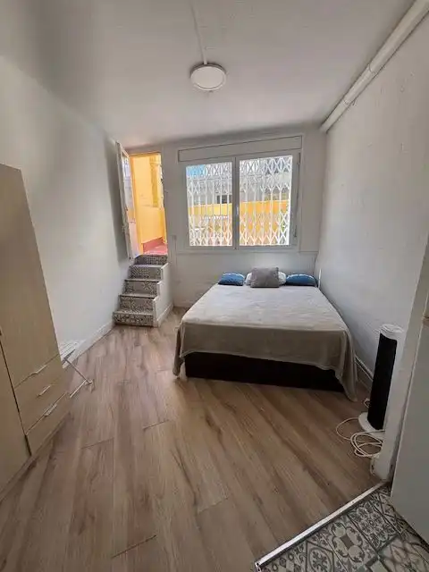 Dormitori de Loft de lloguer en Barcelona amb Moblat, Rentadora i Balcó
