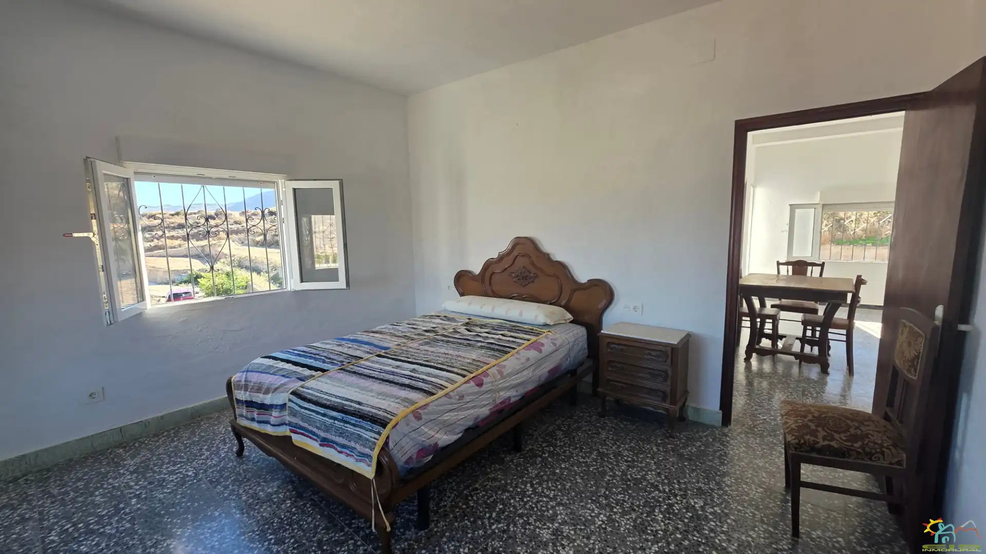 Dormitori de Finca rústica en venda en Íllar amb Jardí privat, Terrassa i Moblat