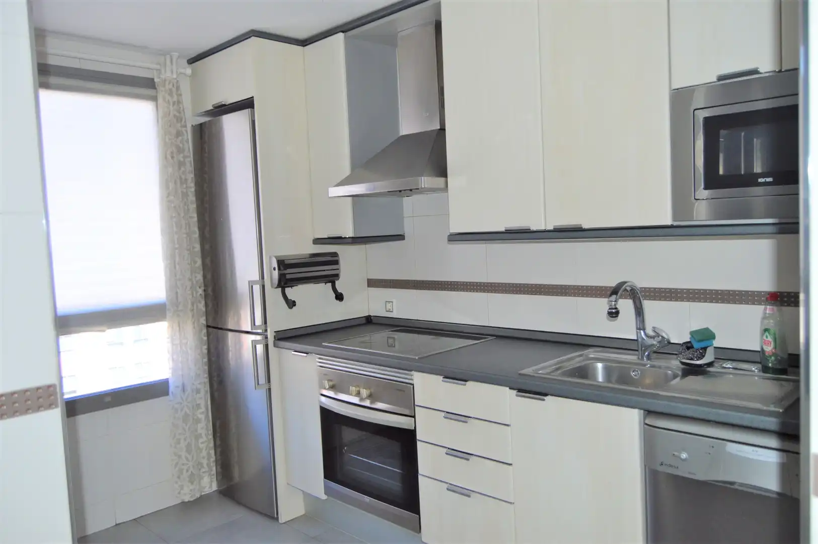 Küche von Wohnung zur Miete in Madrid mit Klimaanlage, Heizung und Parkett