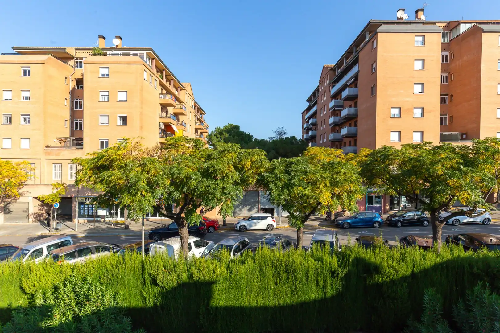 Vista exterior de Casa adosada en venda en Sant Feliu de Llobregat amb Calefacció, Terrassa i Traster