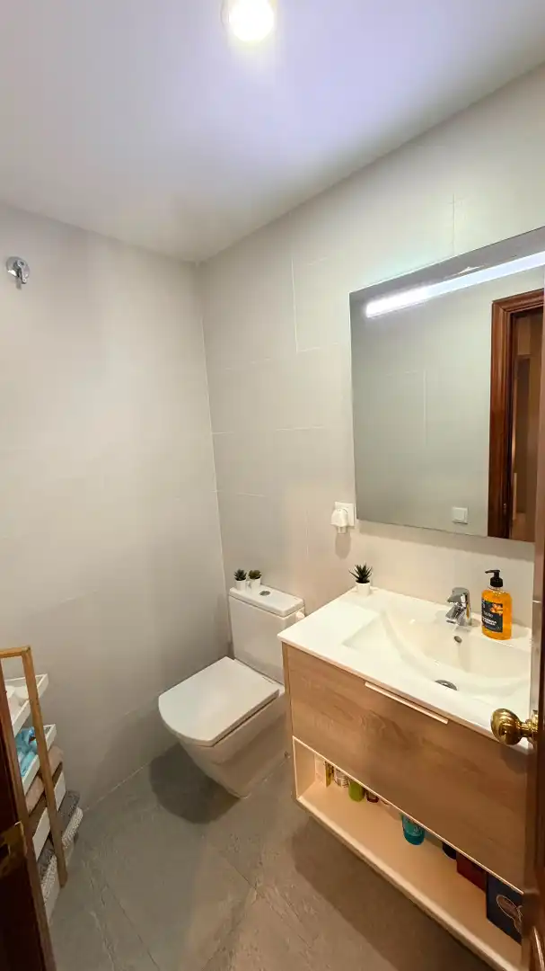 Baño de Piso en venta en Malgrat de Mar con Calefacción, Horno y Microondas