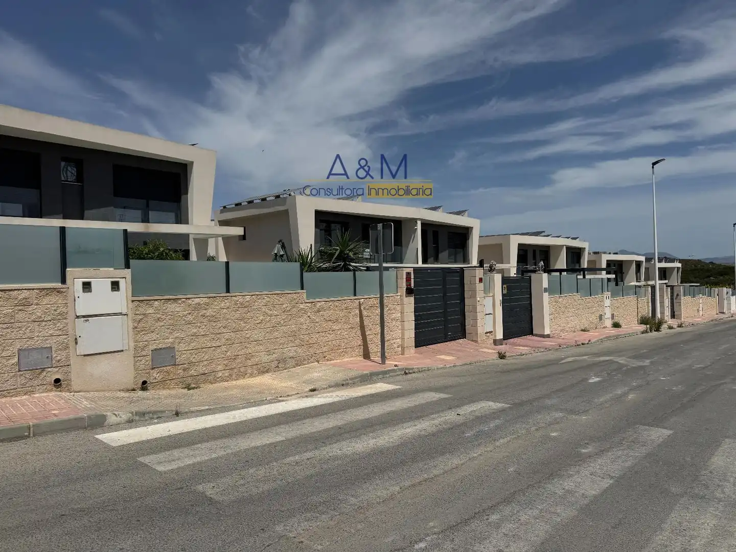 Vista exterior de Casa adosada en venda en Santa Pola amb Aire condicionat, Piscina i Forn