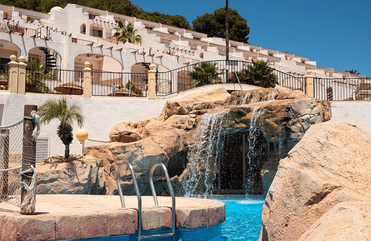 Piscina de Apartament en venda en Calpe / Calp amb Aire condicionat, Calefacció i Terrassa