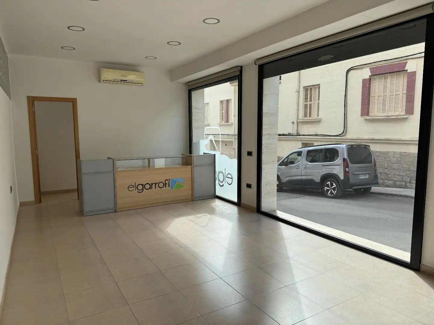 Local comercial en alquiler en Passeig 18
